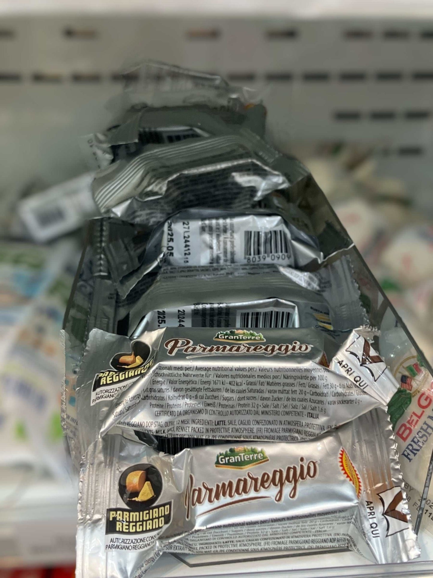 冷蔵商品 パルマレッジョ ミニパルミジャーノ・レッジャーノ 20g 個包装 チーズ