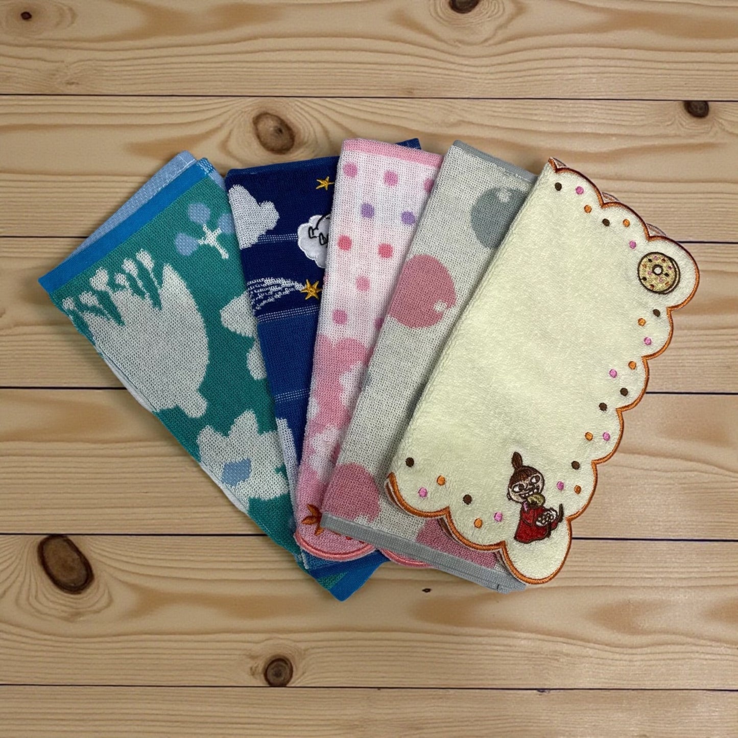 ムーミン ハンカチ 5枚セット 25㎝ × 25㎝ デザイン Bタイプ (A・B タイプの2種類)