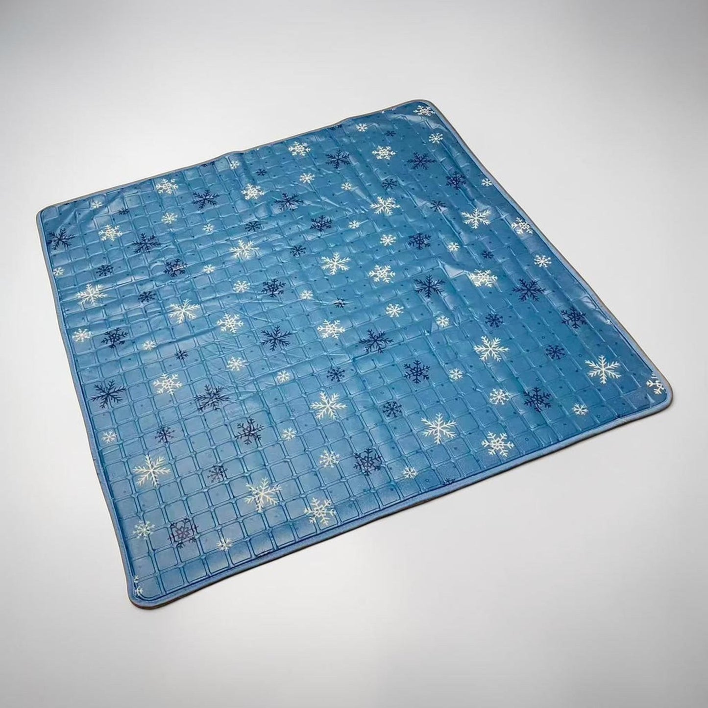 冷感 やわらかジェルパッド  90㎝ × 90㎝  興和   デザイン 雪結晶