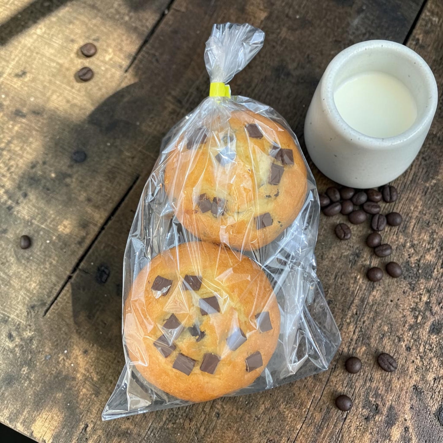 【パン】《期間限定》ベルギーチョコチャンク マフィン 2個入り  コストコベーカリー商品