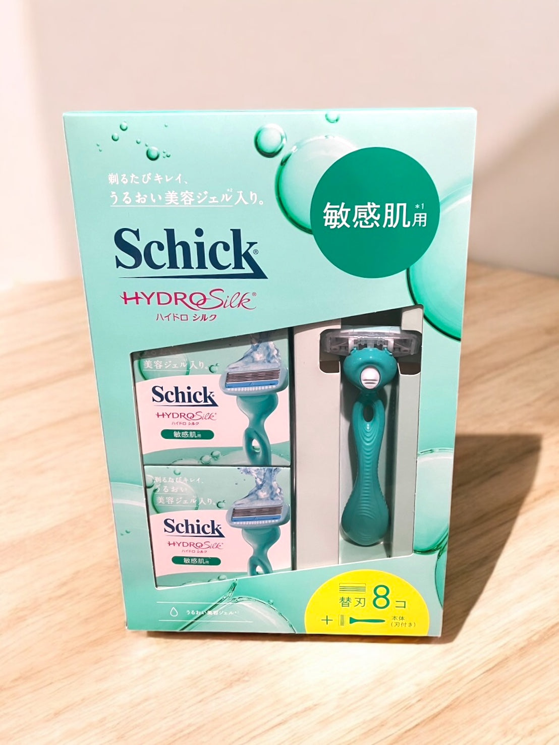 シック ハイドロシルク 敏感肌用 本体刀1個付＋替刃8個 Schick
