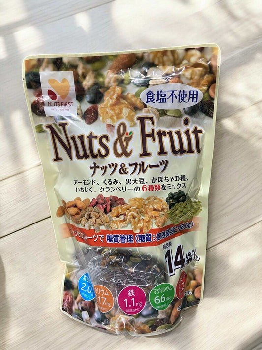 14-pack sugar-conscious nuts and fruit mix with almonds, walnuts, figs, black soybeans, pumpkin seeds, and sweetened cranberries, low-carb snack