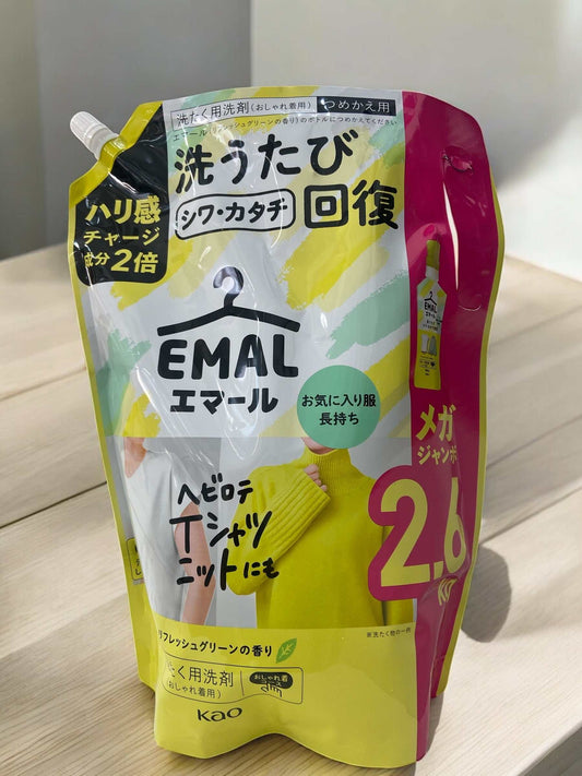 EMAL 2600ml liquid laundry detergent refill for delicate clothes with fabric shape recovery and freshness scent