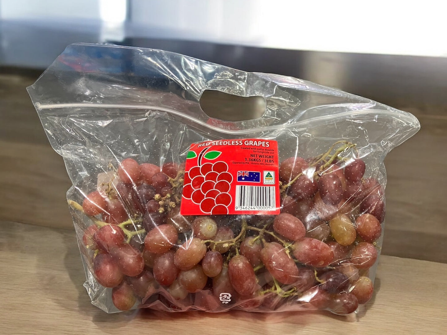 【冷蔵商品】レッドシードレスグレープ 1.36kg 種なし