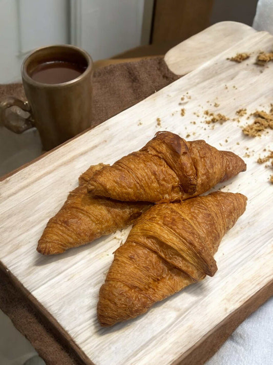 コストコの大サイズクロワッサン2個入りのバター風味豊かなパン