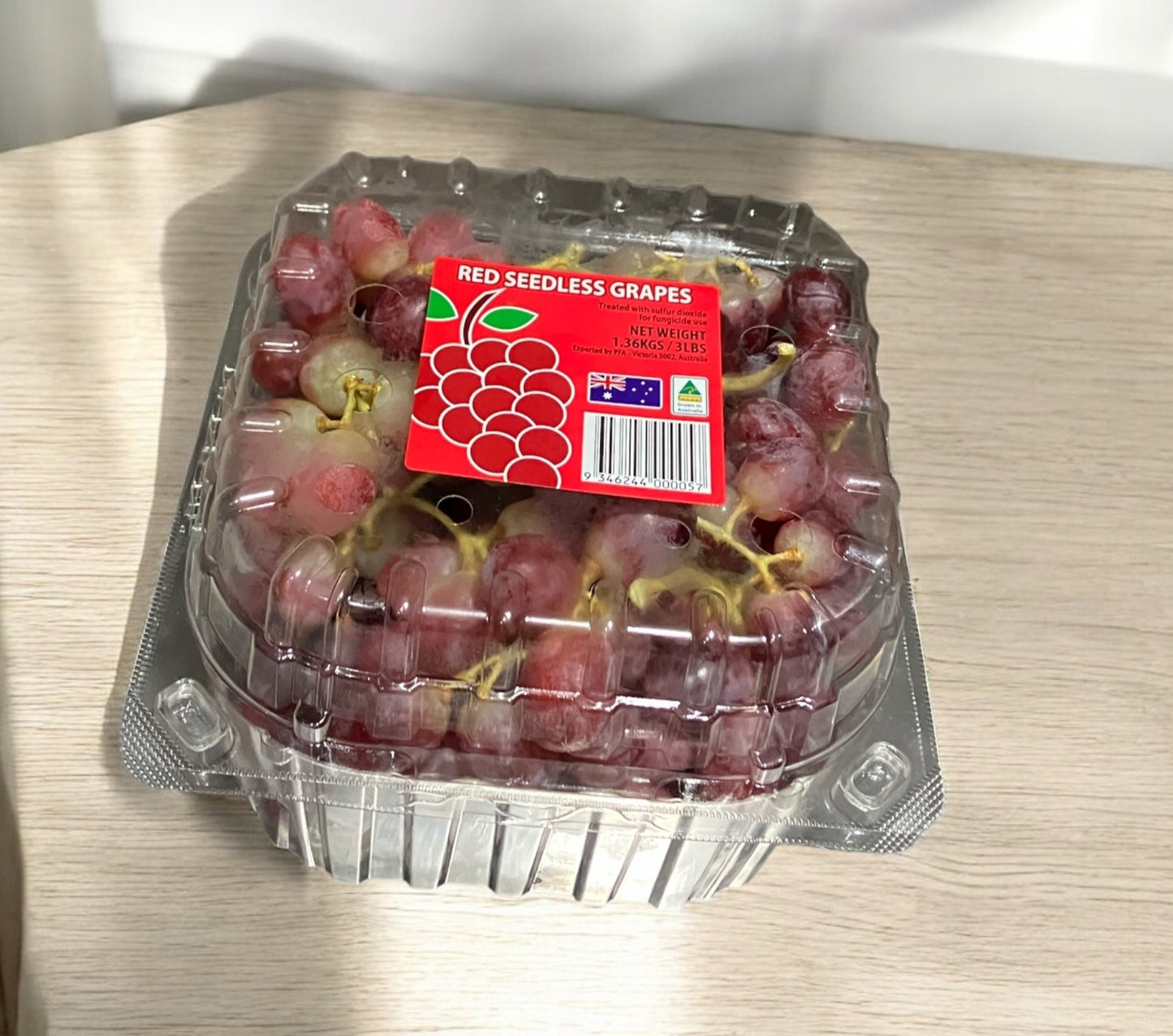 【冷蔵商品】レッドシードレスグレープ 1.36kg 種なし