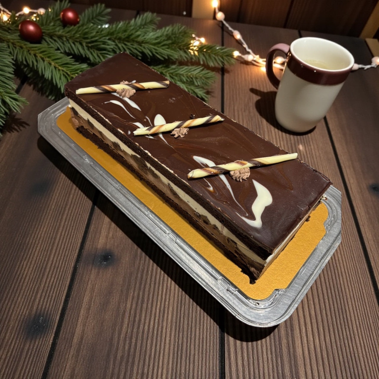 【ケーキ】《期間限定》タキシードケーキ  1.2kg 約30㎝ クォーターサイズ  2025年版  クリスマスシーズン  コストコベーカリー商品