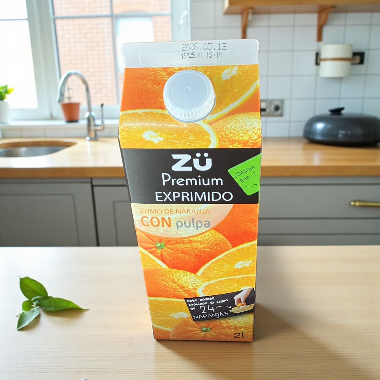 【冷蔵商品】Zu ストレート オレンジジュース パルプ 果肉 4%入り 2000ml 紙パック